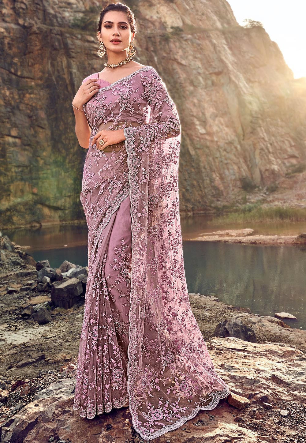 প্রিমিয়াম সফট ইন্ডিয়ান ওয়েটলেস জর্জেট শাড়ী ব্লাউস পিস্ সহ