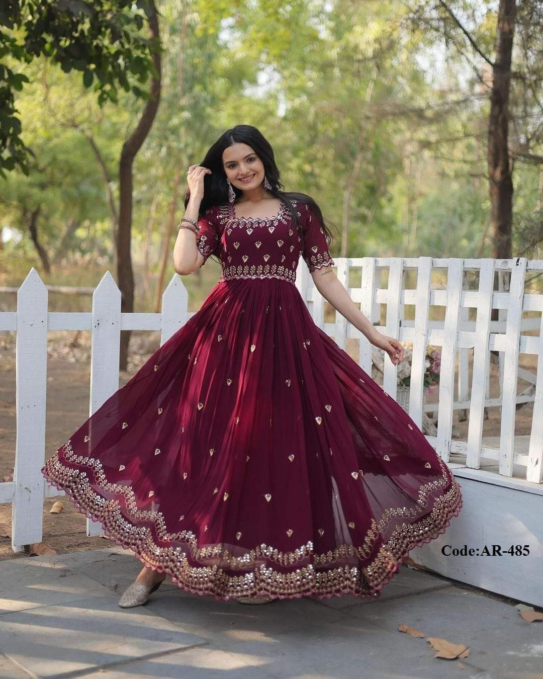 সফট জর্জেট এমব্রয়ডারি করা পার্টি গাউন