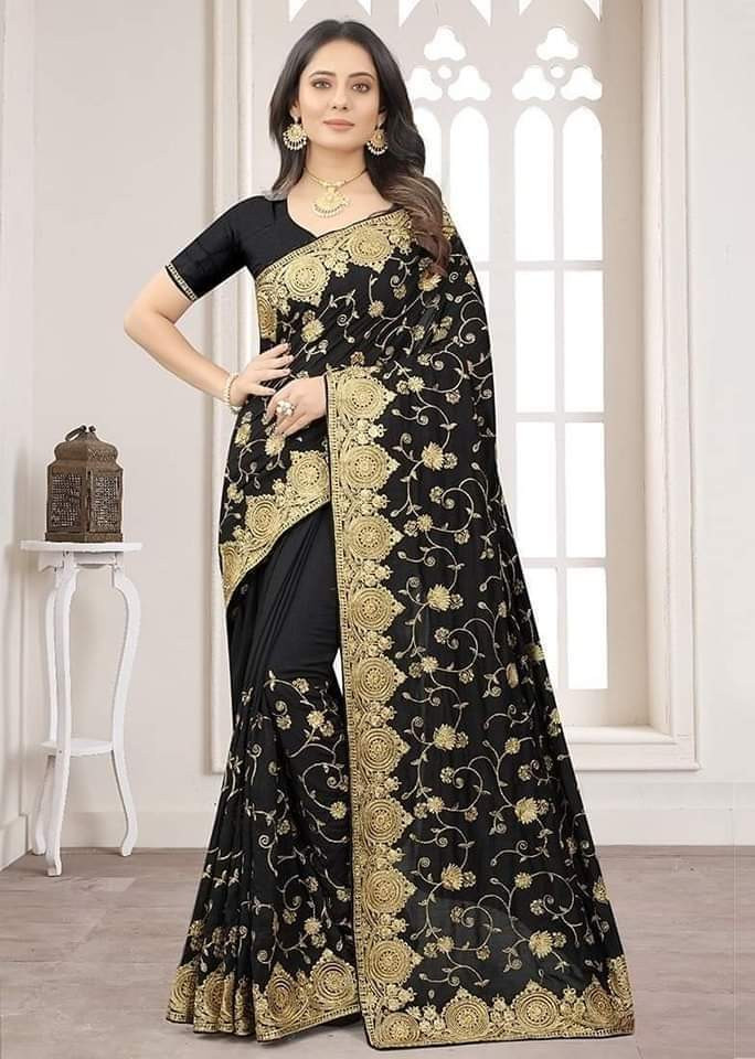 প্রিমিয়াম স্টাইলিশ  বিচিত্রা সিল্ক কাপড় শাড়ী ব্লাউস পিস্ সহ