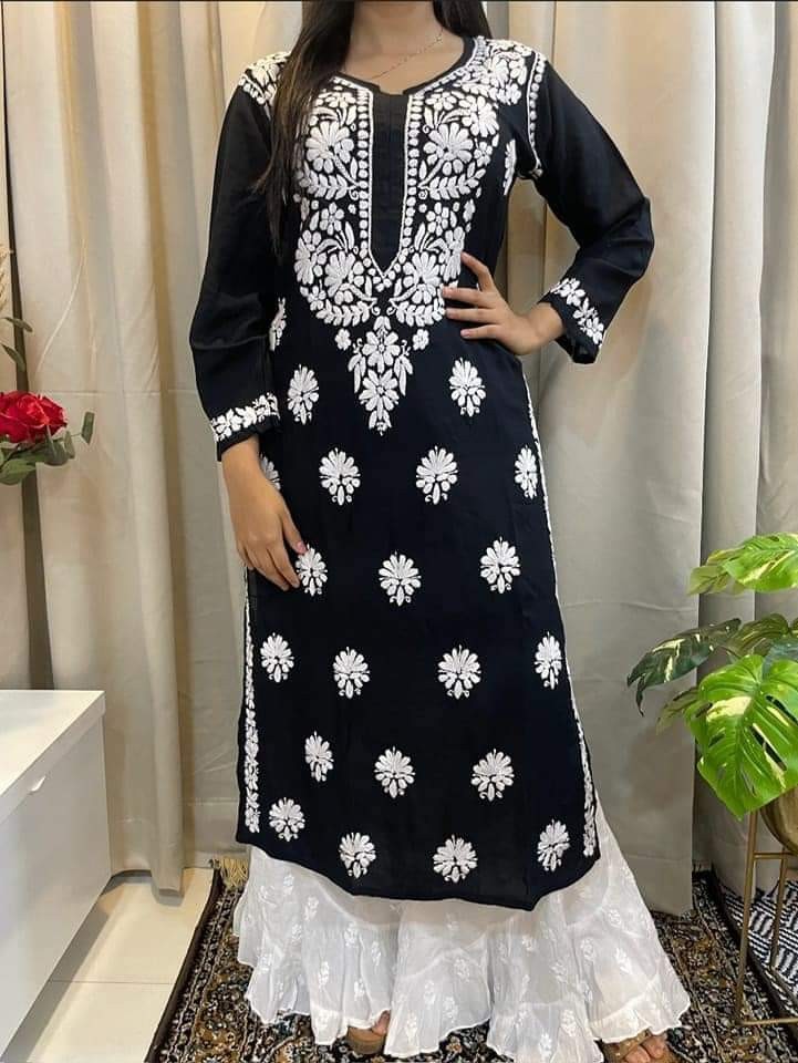 ইন্ডিয়ান আরি সুতার কাজ করা রেডিমেড থ্রি পিস Black colore