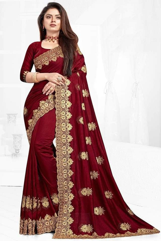 প্রিমিয়াম স্টাইলিশ  বিচিত্রা সিল্ক কাপড় শাড়ী ব্লাউস পিস্ সহ